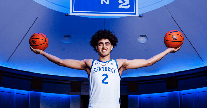 Malachi Moreno Signs With Kentucky